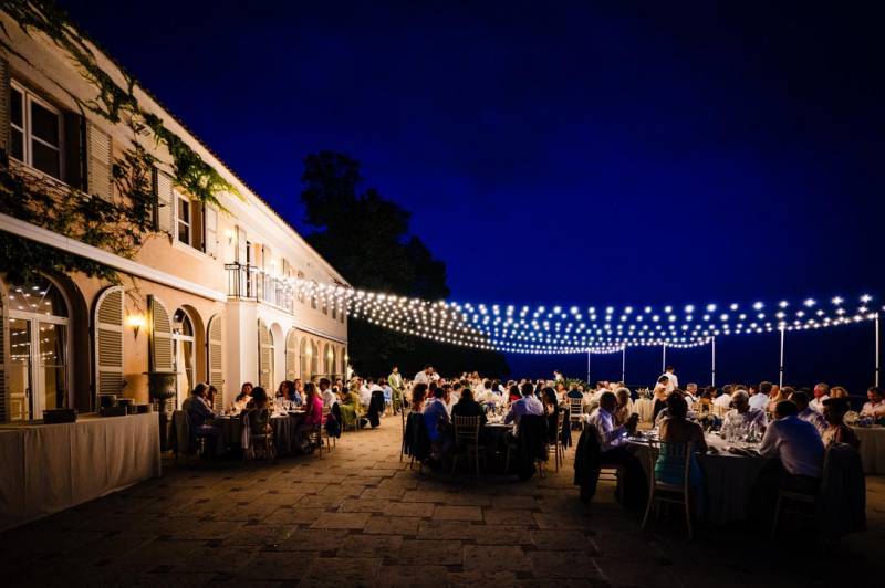 Diner de mariage de nuit