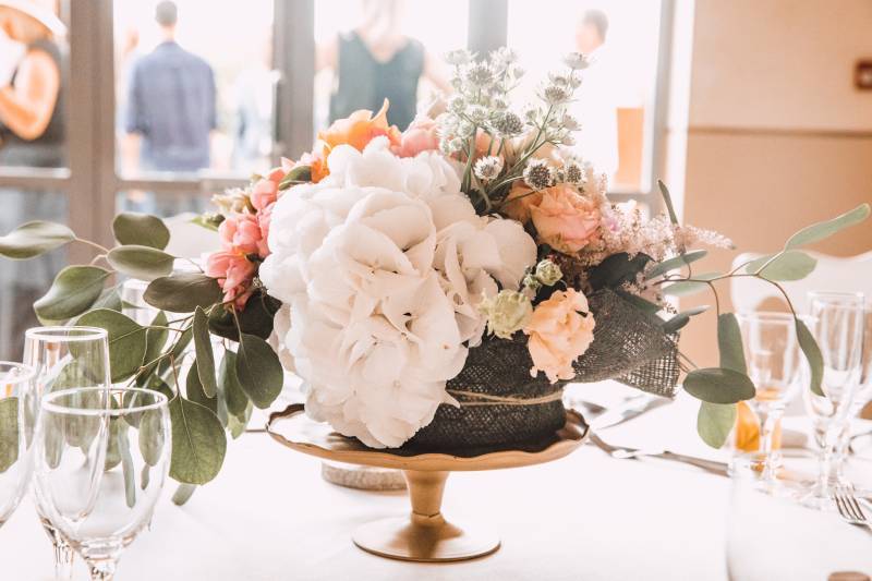 Ambiance assurée avec notre DJ chic pour une soirée de mariage exceptionnelle