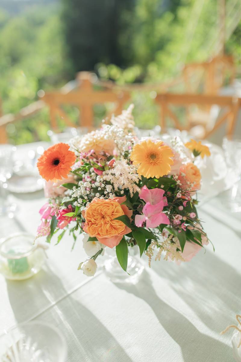 Soyez la plus élégante des invitées avec nos idées de coiffures pour les mariages.